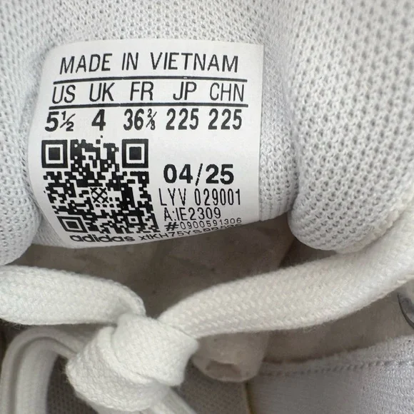 adidas Women's Bravada 2.0 Platform Shoes - Picture 5 of 5